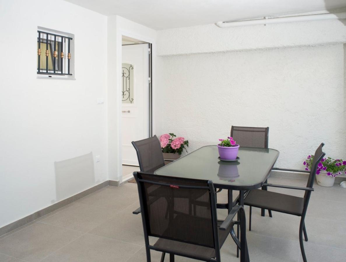 Appartamento G&K House Garden Messíni Esterno foto